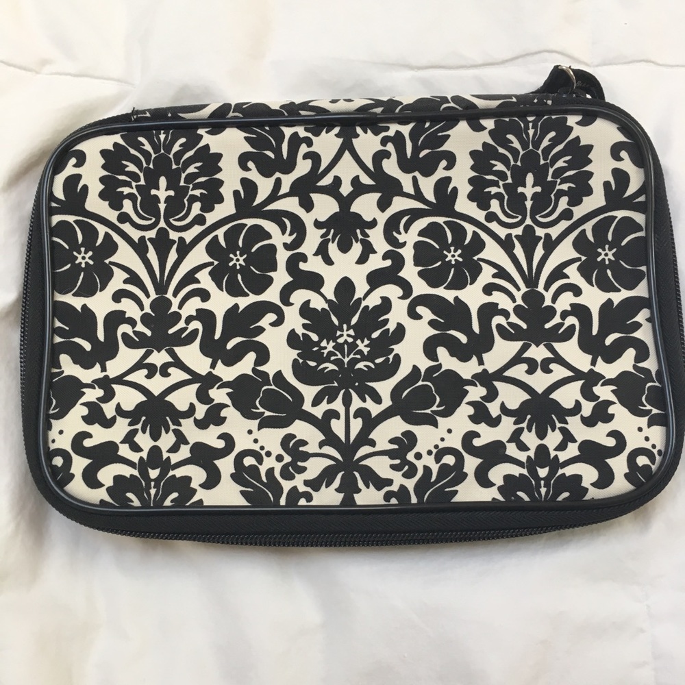 Bare minerals cosmetics travel case